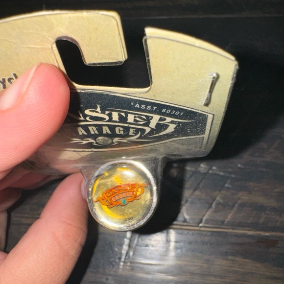 Piston Keychain - Picture 3 of 3